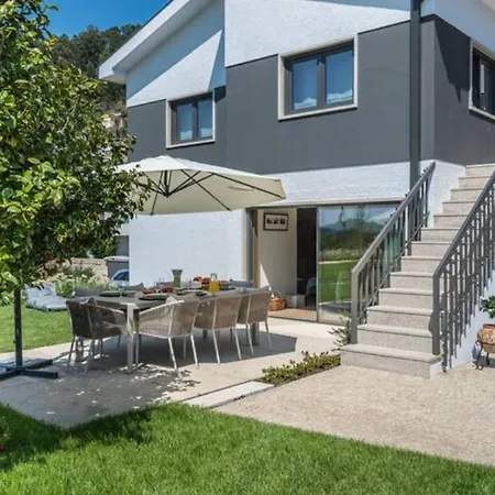 Casa Pelourinho De Louredo With Pool Holiday home *