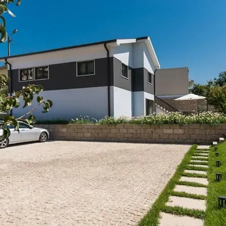 Pensión Guestready - Casa Pelourinho De Louredo